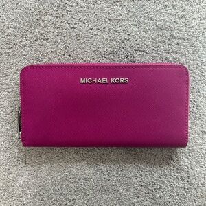 Michael Kors Pink Jet Set Wallet